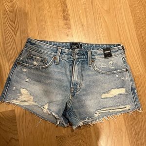 NWT* Abercrombie & Fitch low rise shorts
